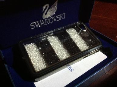  Case iPhone 4/4s Swarovski กรอบดำ คริสดำสลับขาว